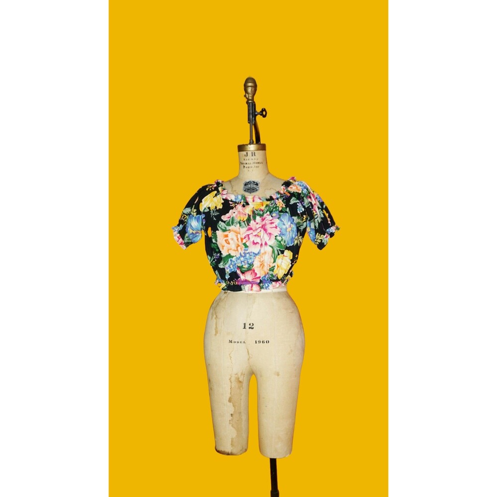 1980s-1990s FLORAL PUFF SLEEVE. Colorful Cropped Ruffle Crop Top. M-L